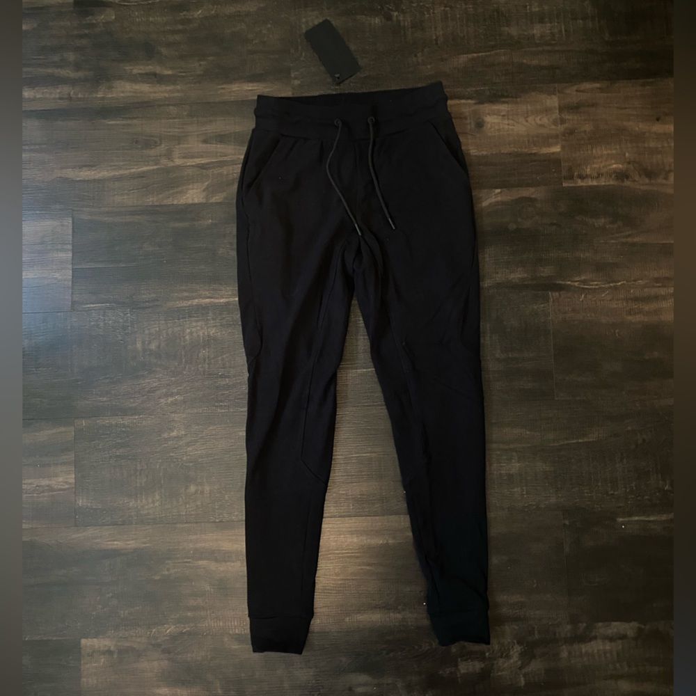 Alphalete joggers size small NWT